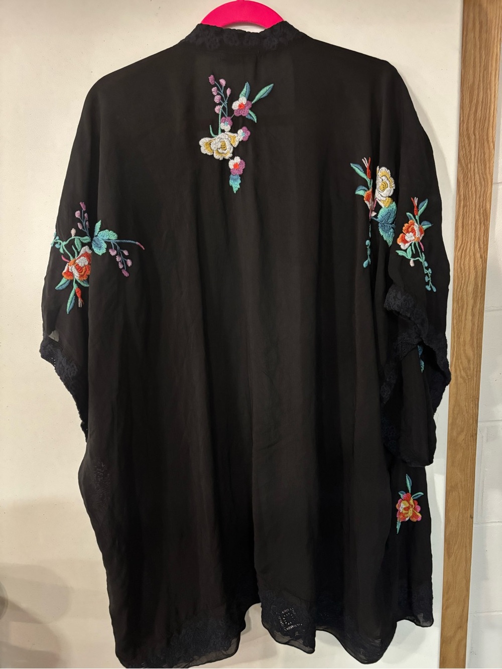 JOHNNY WAS BLACK FLORAL EMBROIDERED KIMONO JACKET ONE SZ EUC - Picture 3 of 4